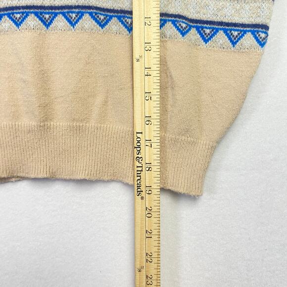 Winter Holiday Sweater by Active USA - Size Large - Picture 6 of 9